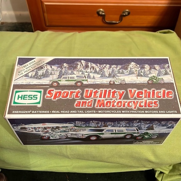 UNOPENED Hess 2004 40th anniversary Sport Utility Vehicle...
